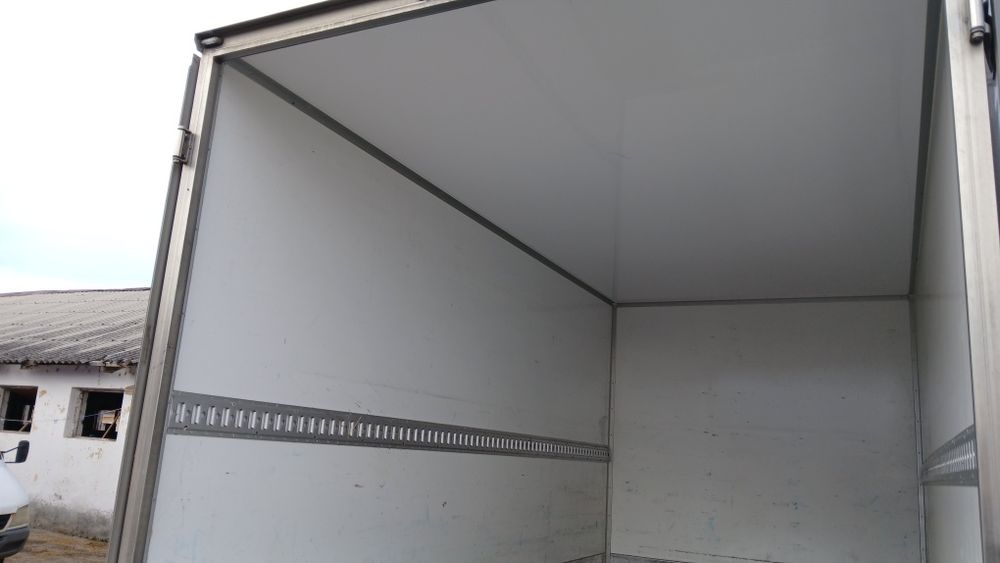 CUB mărfuri generale Iveco Daily