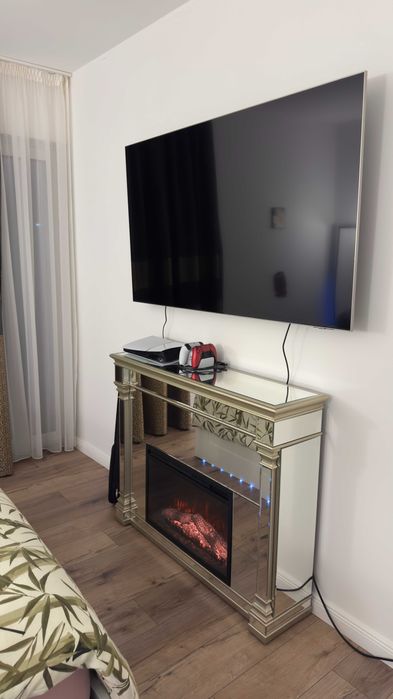 Șemineu Electric Decorativ cu Oglindă -- Efect Foc Realist, Încălzire