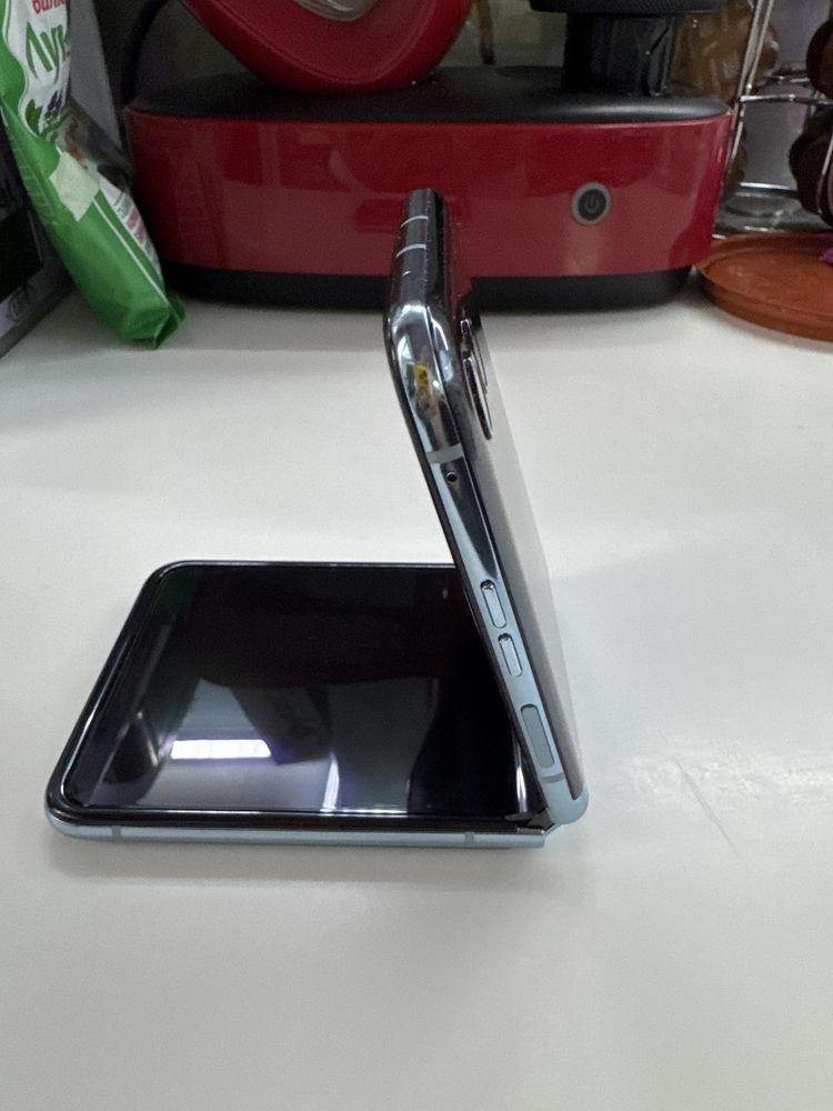 Motorola Razr 40 ultra 256MB blue в гаранция