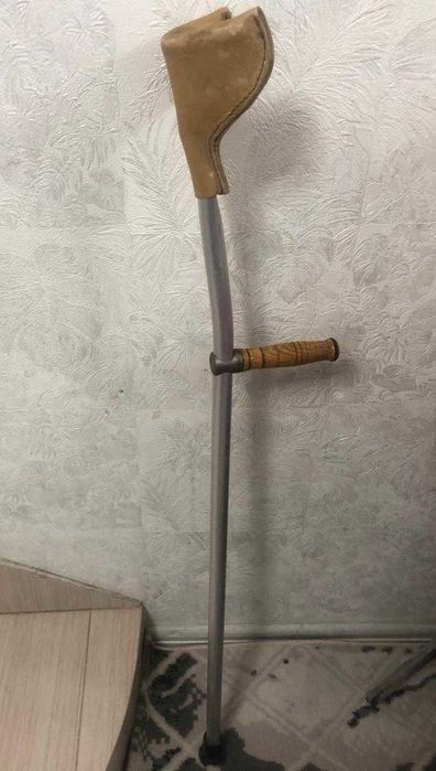 Костыль подлокотник