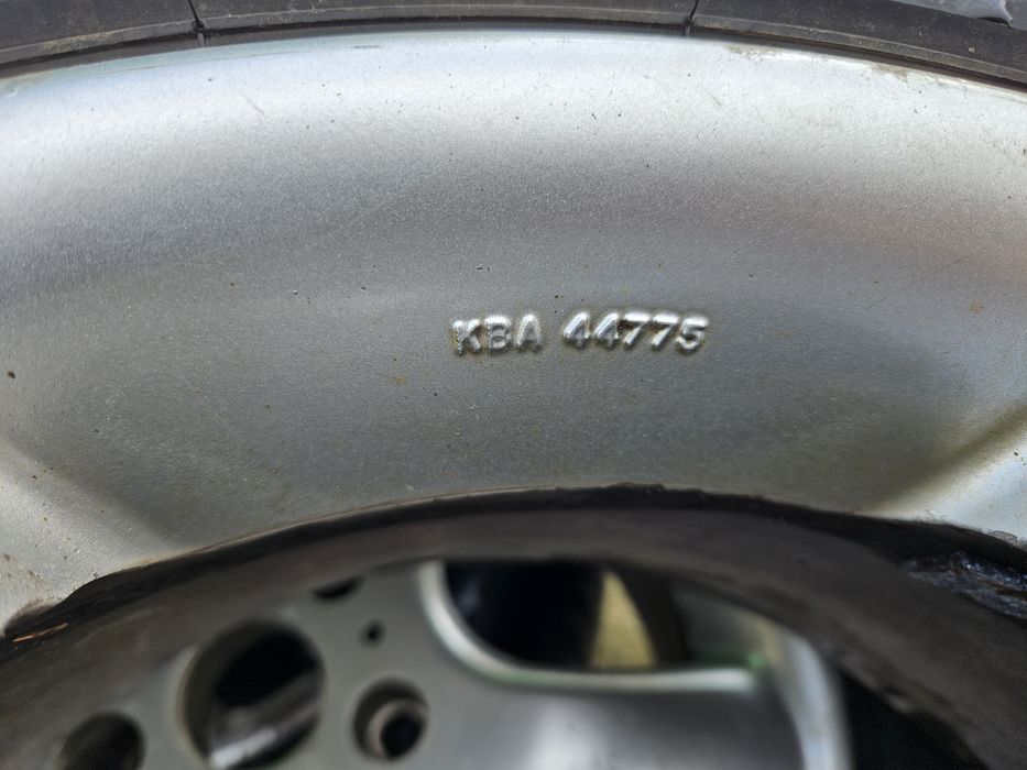 Зимни гуми - Bridgestone 225 x 65 x R17