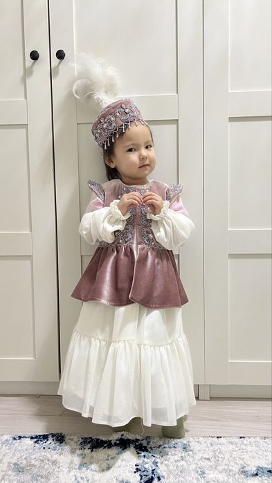 Продам для девочки казахский костюм