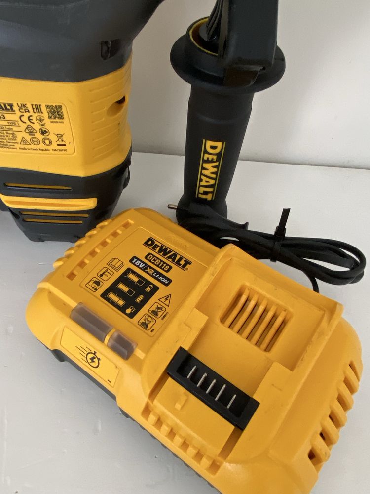 Rotopercutor Dewalt 54V DCH 333 Brushless 9 AH 2023