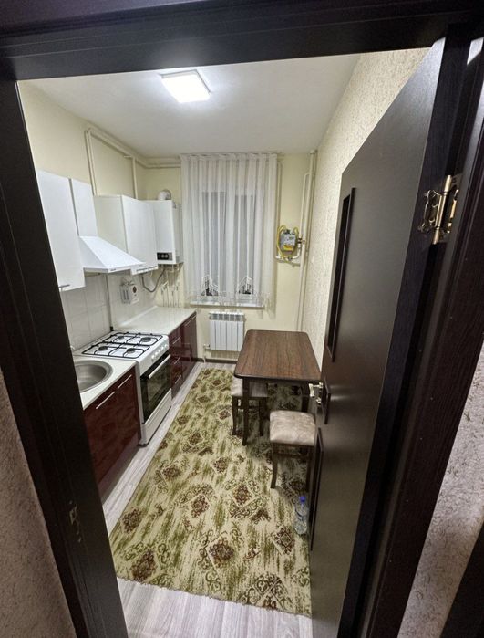 Yunusobod tumanida kvartira bor Metro yaqnida