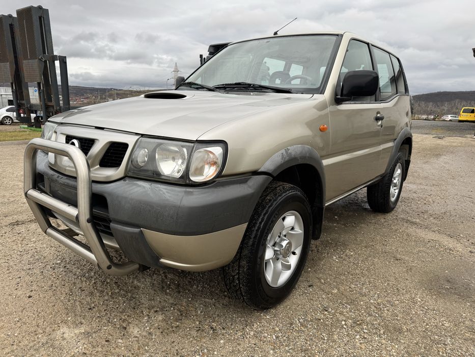 Nissan Terrano 2.7D an:10/2002 Autoutilitara 4700€uro Neg