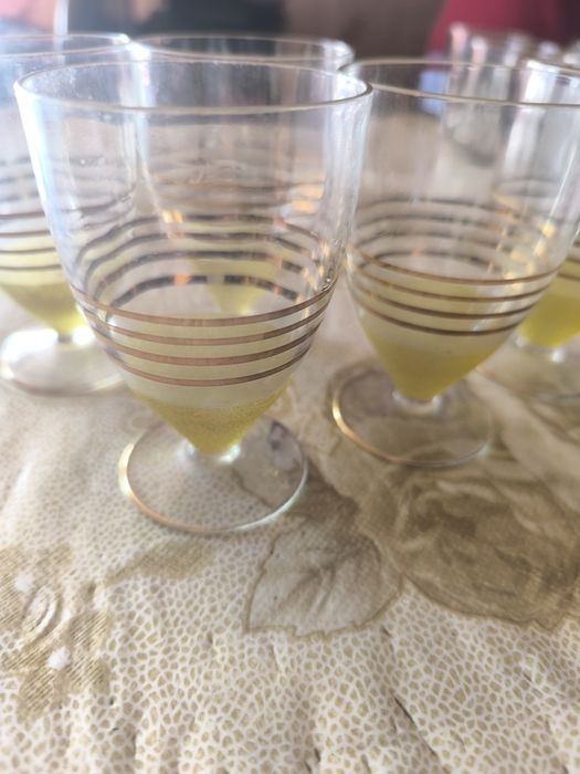 Кана с чашки ( Без забележки)