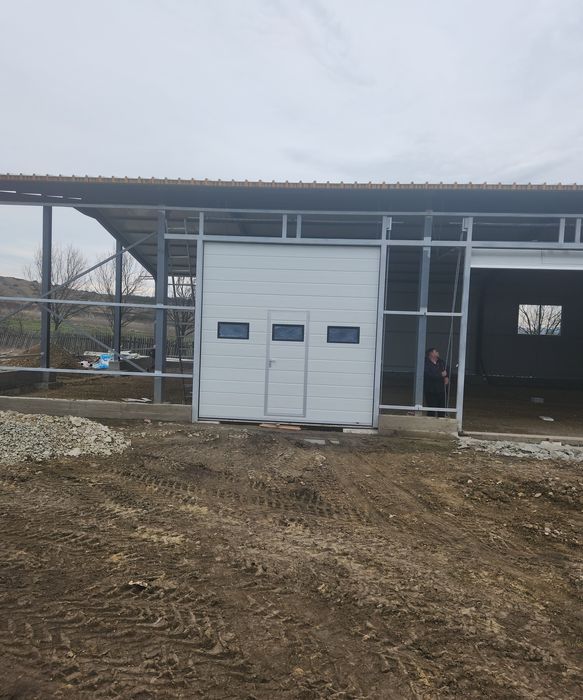 Usi de garaj/ usi secționale/ usa tip rulou / porți de garaj/ usi