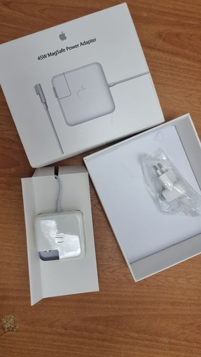 Адаптер, наушник, смарт часы, зарядное устройство для макбук