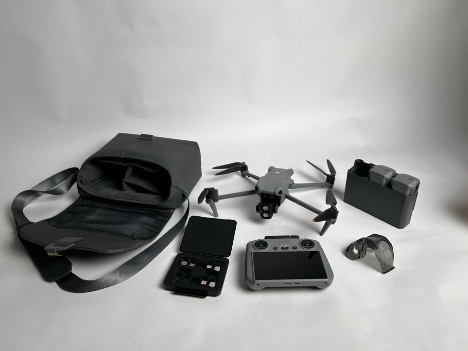 Дрон DJI Air 3 Fly More Combo (RC2)