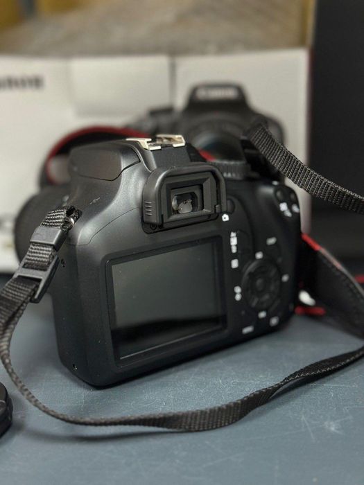 Aparat foto Canon EOS 4000D Kit EF-S , Cod 110048