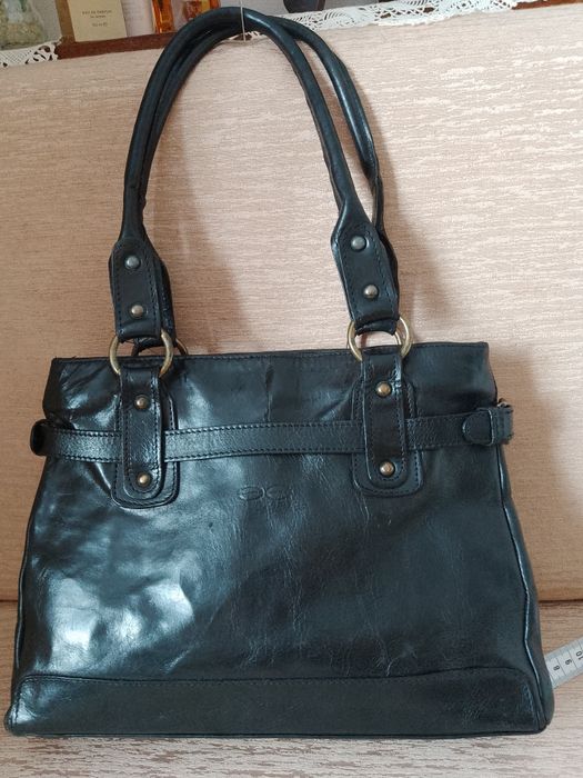 Здрави чанти от естествена кожа  в безупречен вид 15-65лв.