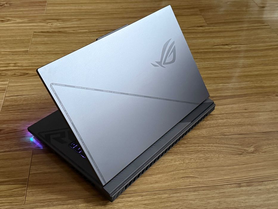 ROG Strix G16`i9-13980HX/RTX 4070/32GB DDR5/1TB NVMe/WQXGA/RGB