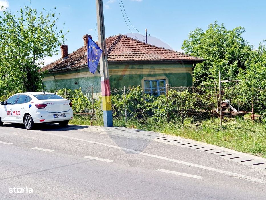 Casă  Cosoveni / Teren - 3742 mp