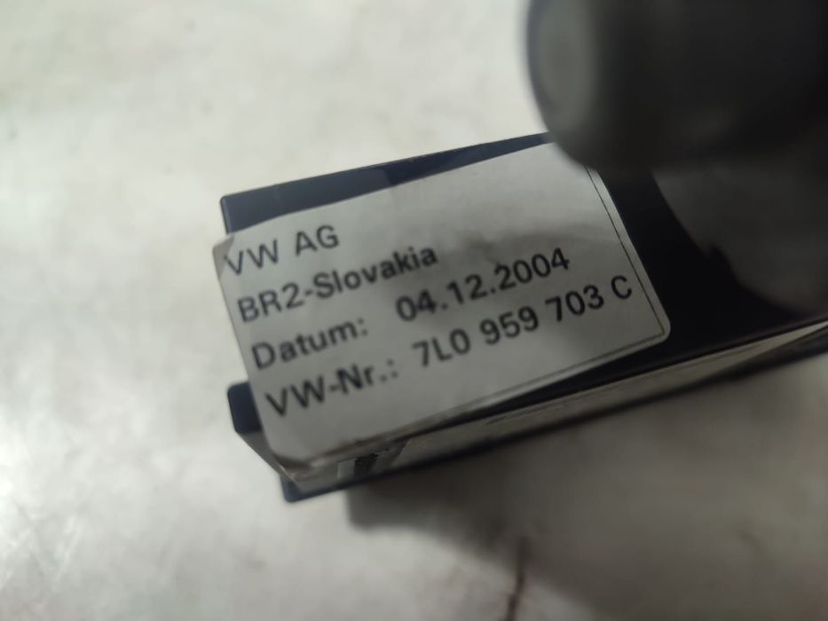 Motoras geam stanga spate 7L0959703C Volkswagen VW Touareg generatia