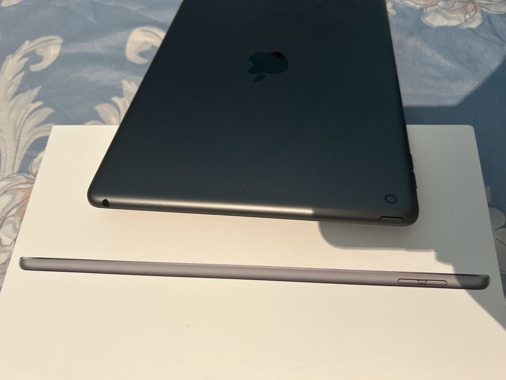 Планшет Apple iPad 2021 Wi-Fi 10.2 дюйм 4 Гб/64 Гб серый