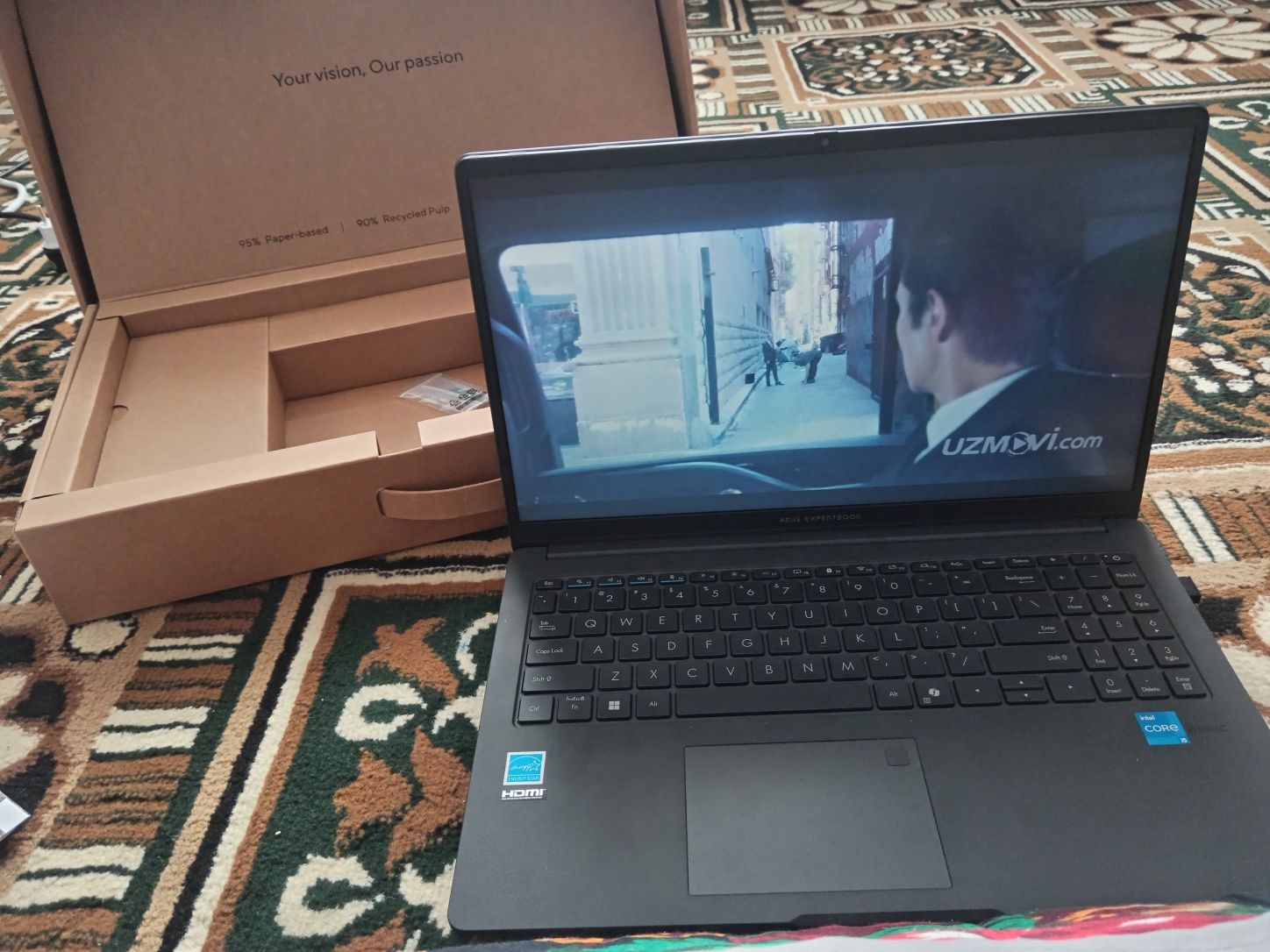 Kompyuter Asus Expertbook hotira 16 ga 512 gb yangi 1 hafta boldi