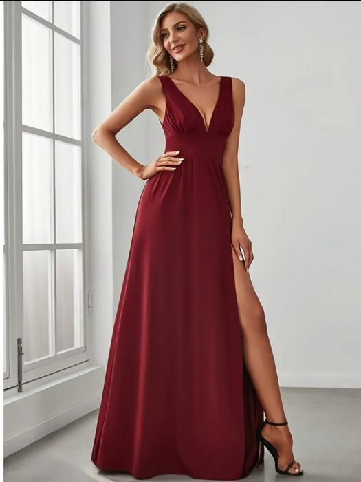 РАЗПРОДАЖБА на нови официални бални рокли