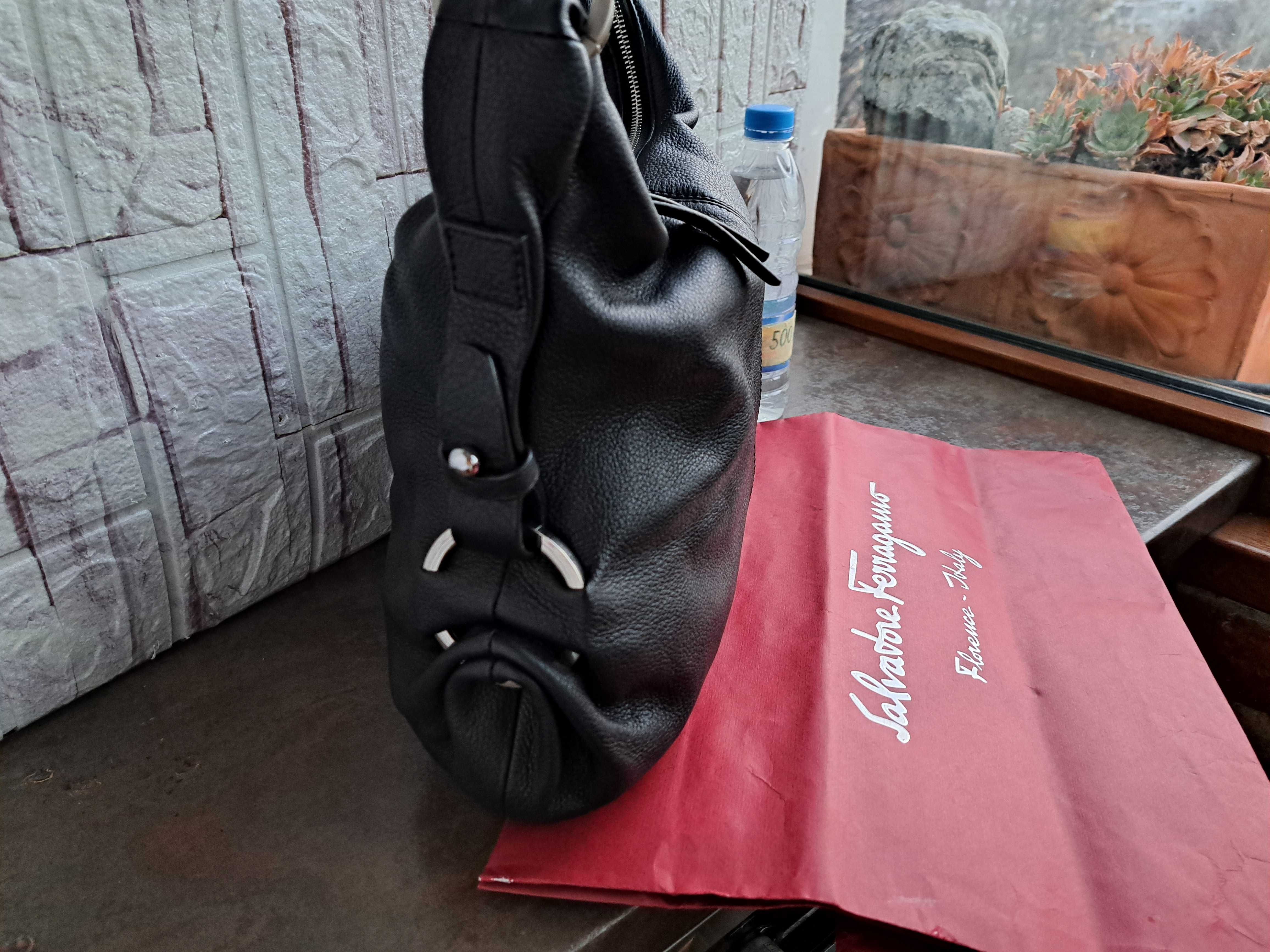 дамска чанта,Salvatore Ferragamo-черна кожена торба-естествена кожа