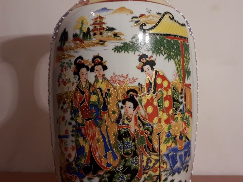 Superba Vaza Royal Satsuma cu Geisha, China