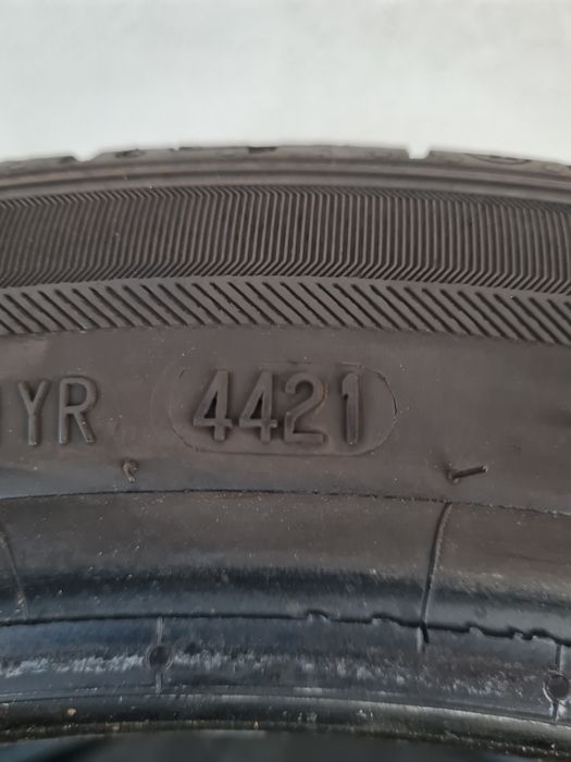 Летни гуми 2 броя BARUM Bravuris5 215 45 R18 дот 4421