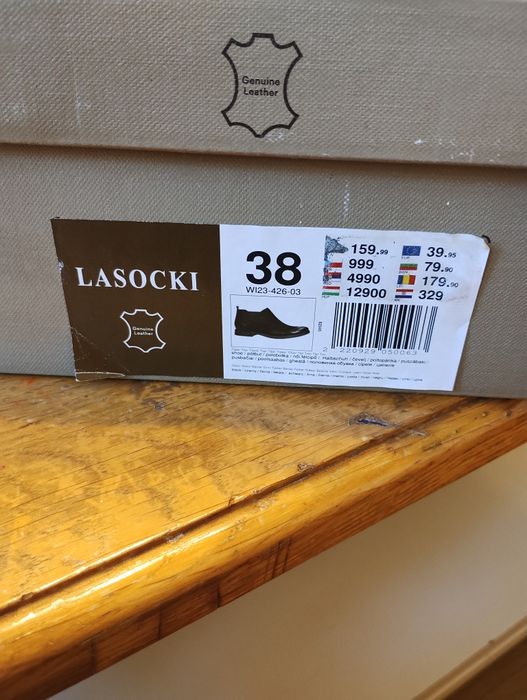 Продавам дамски кожени боти, чисто нови