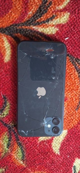 Продам айфон 11 128гб