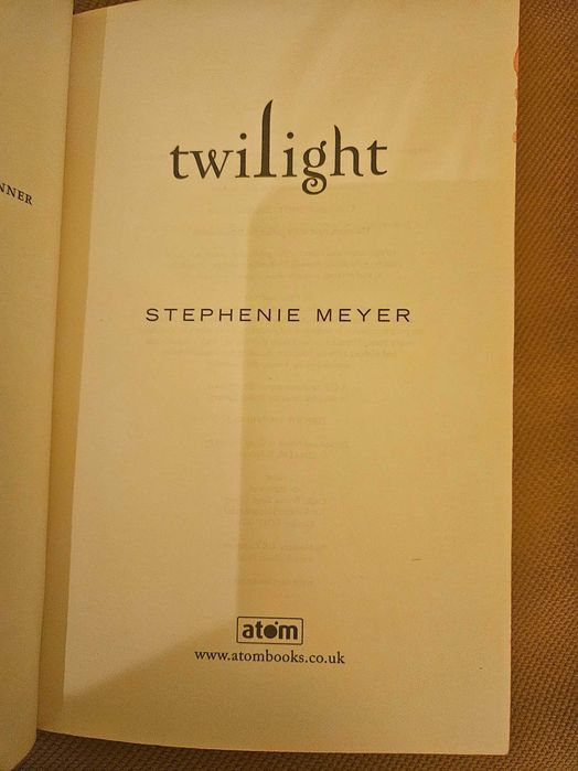 Amurg Twilight – de Stephenie Meyer (Limba: Engleză)