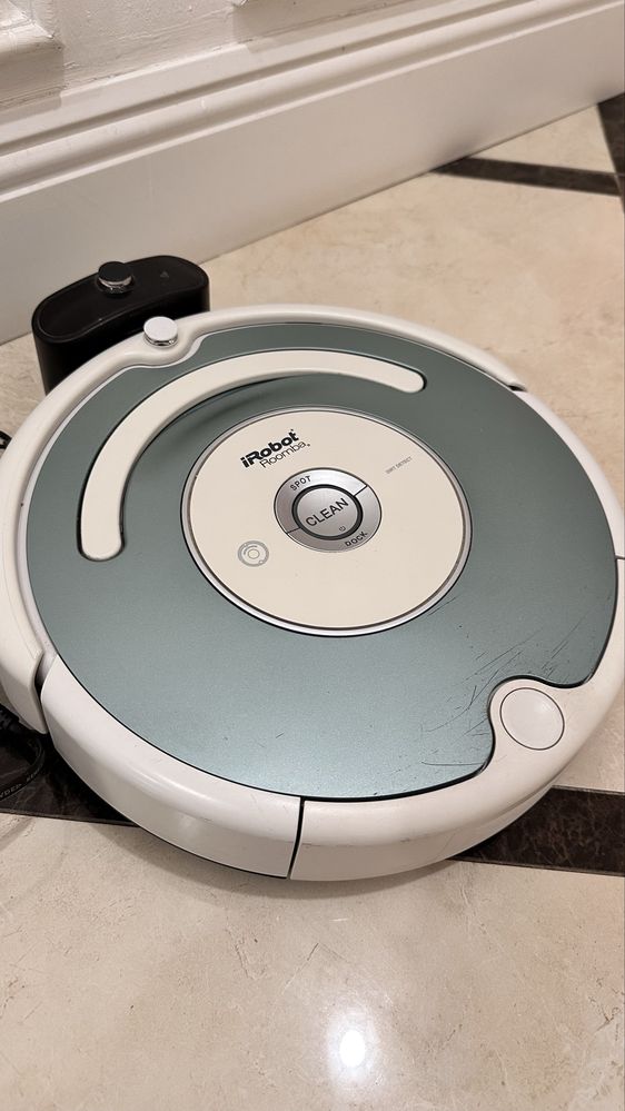 Робот пылесос IRobot Roomba 521 в отличном состоянии