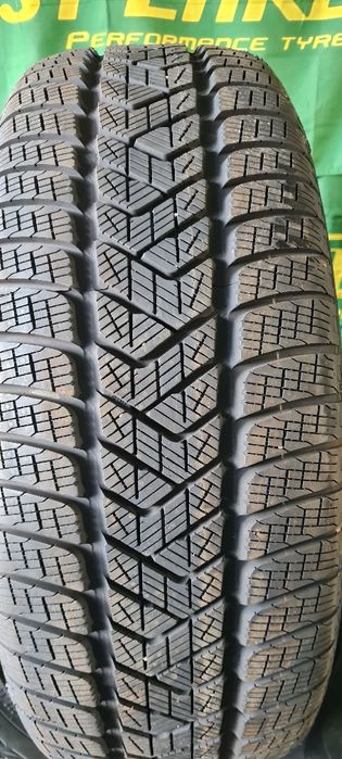 Set 4 anvelope Pirelli Scorpion 235 65 R 17  MO echip fabrica Mercedes
