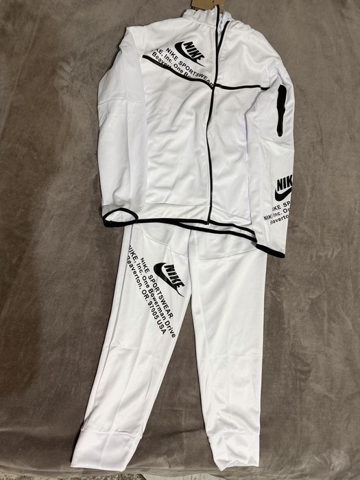 Продам новый костюм