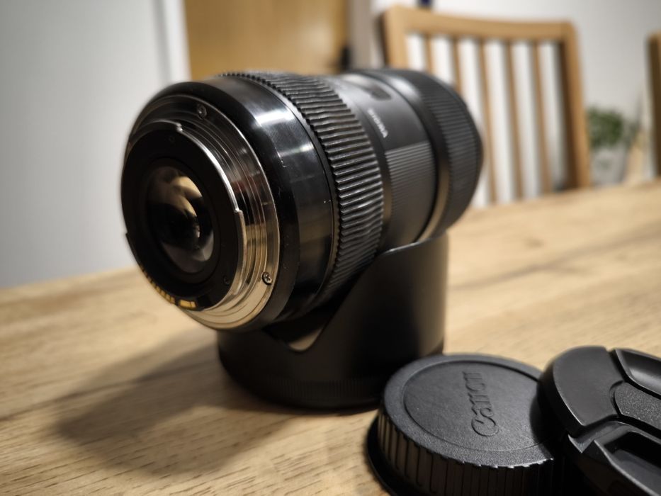 Sigma Art 18-35 F1.8 Și adaptor Sigma MC11