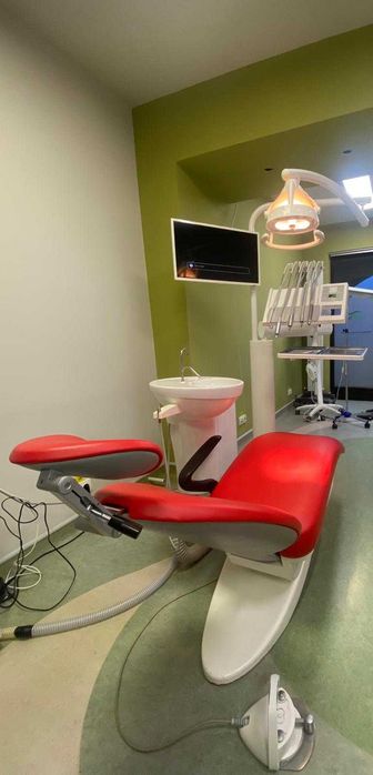 Unit stomatologic Diplomat Chirana DE170 – 2006  3250–5000 €