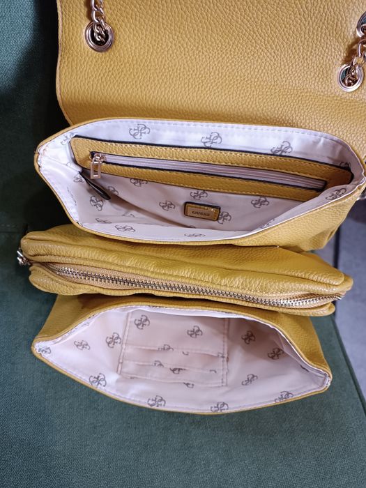 Дамска чанта Guess