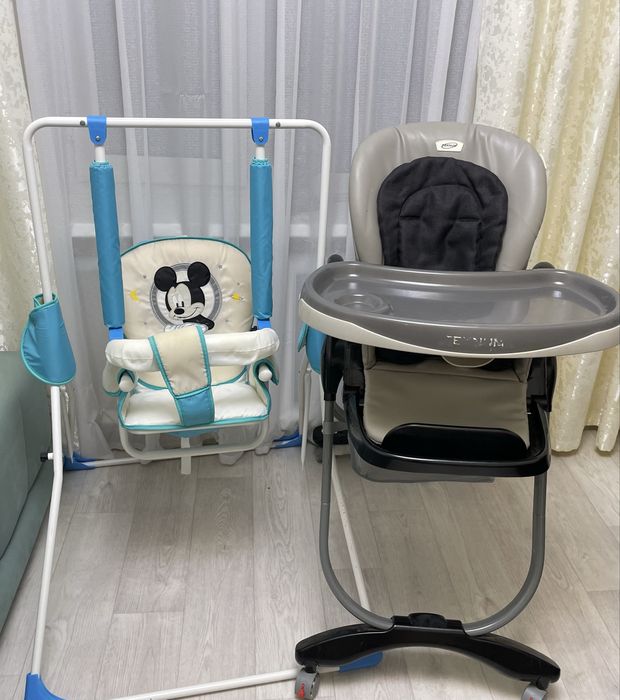 Продам стульчик для кормления и качельку