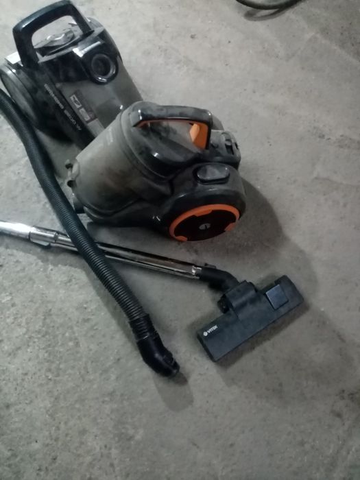 Пылесос продам два
