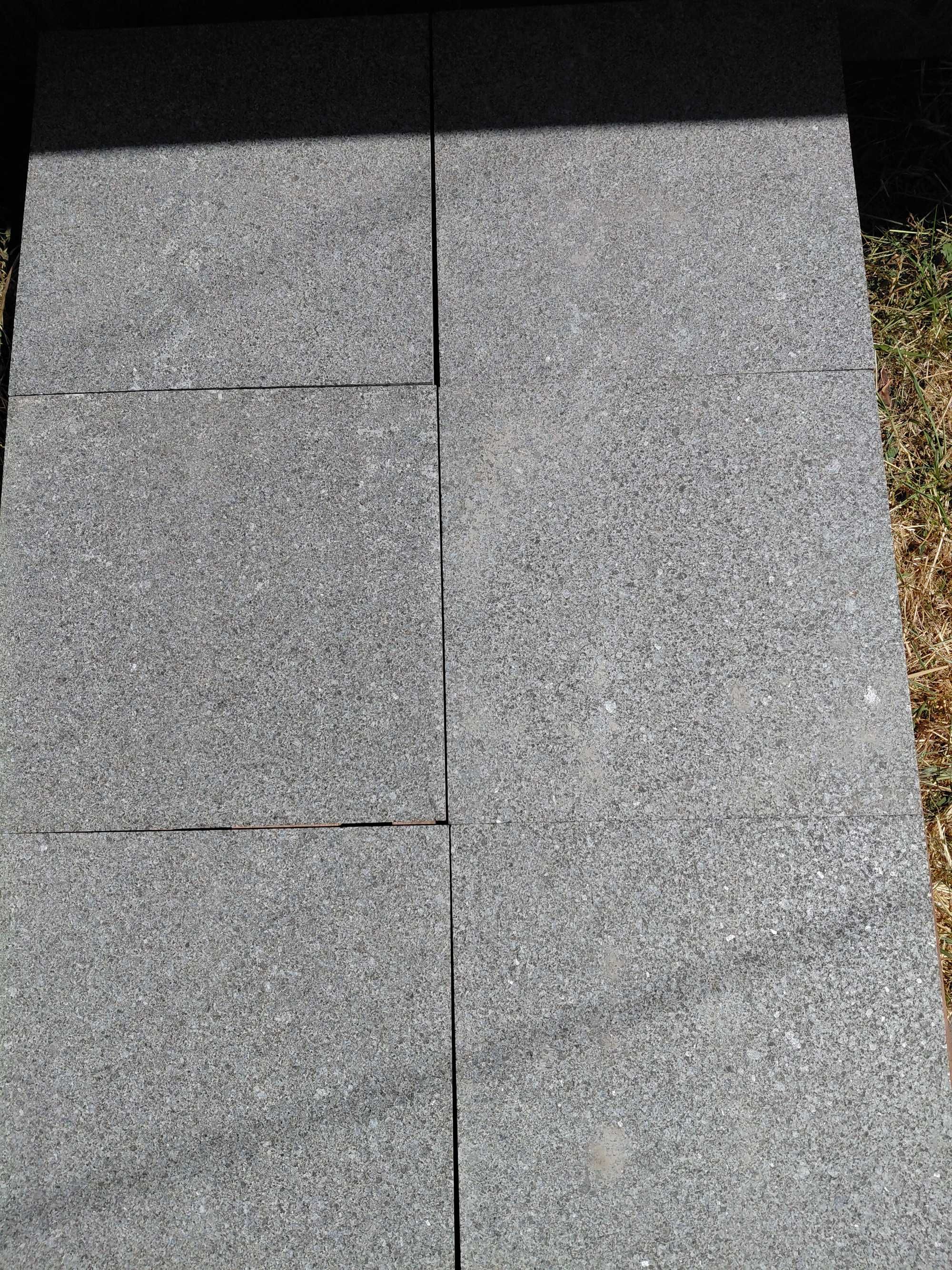 Плочи термолющен гранит 40/40/2 cm