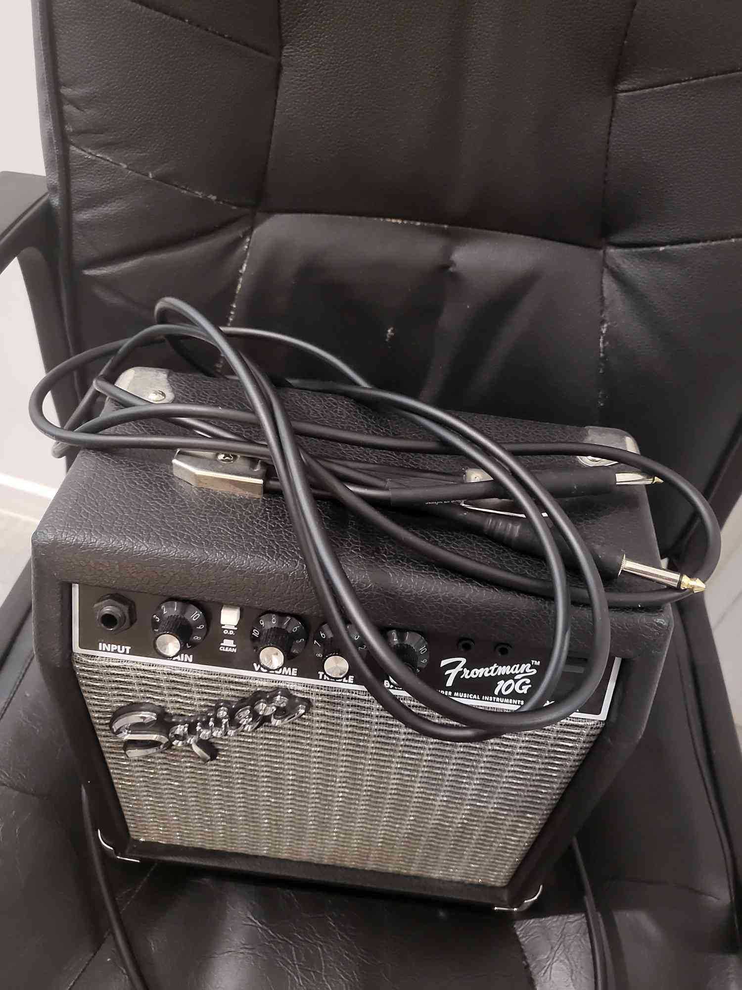 Chitara electrica Fender Squier + amplificator