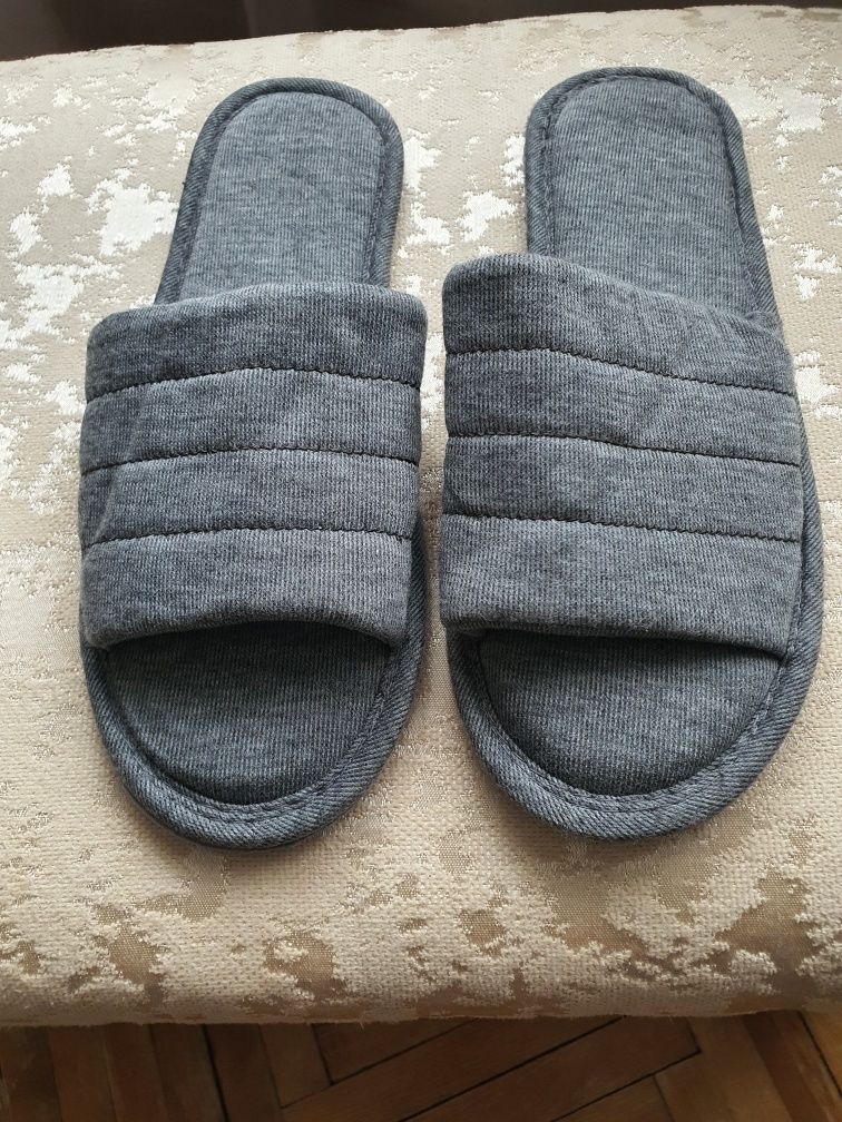 Papuci de casa Primark marimea 40/41