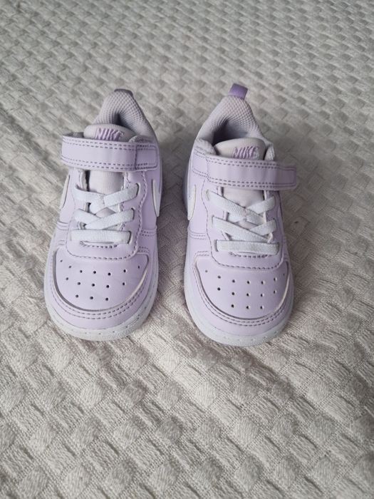 Adidasi Nike Fete lila