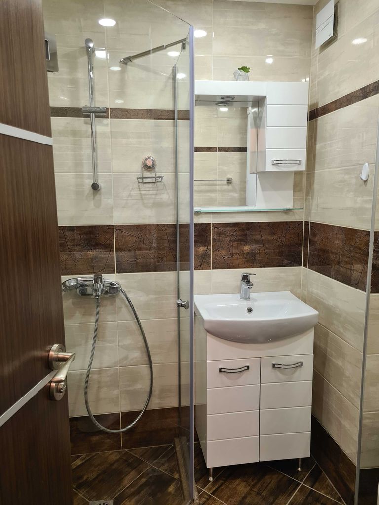 Дава се под наем Двустаен апартамент в София, Център - 40 кв.м за 351.9 € - Снимка #4