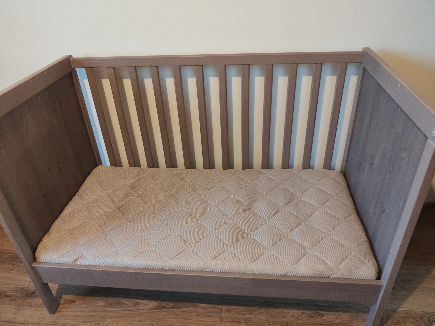 Бебешко легло/кошара Sundvik Ikea + матрак
