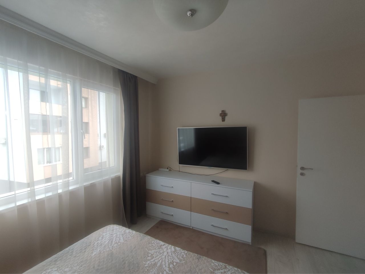 Продава се Тристаен апартамент в Хасково, Дружба 1 - 130 кв.м за 1500 €/кв.м - Снимка #4