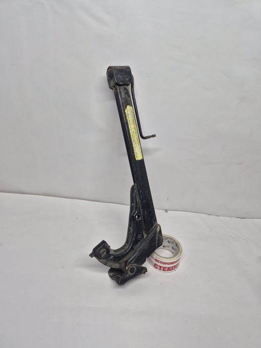 Домкрат BMW E34 родной