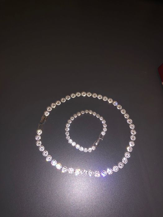 Lanț și brățara Swarovski