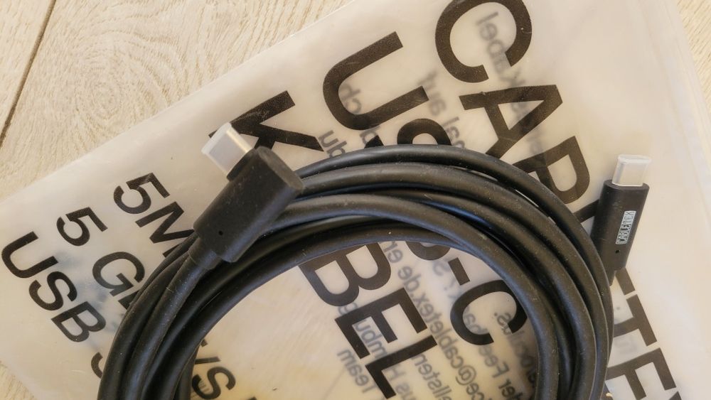 Кабел за Meta Quest 3