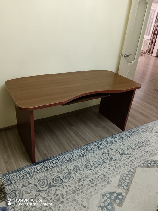 Продам офисный стол для руководителя