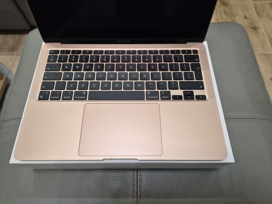 MacBook Air 13 inch  М1 чип, rose gold, 256 GB SSD, 8 GB RAM-ЗАПАЗЕН!