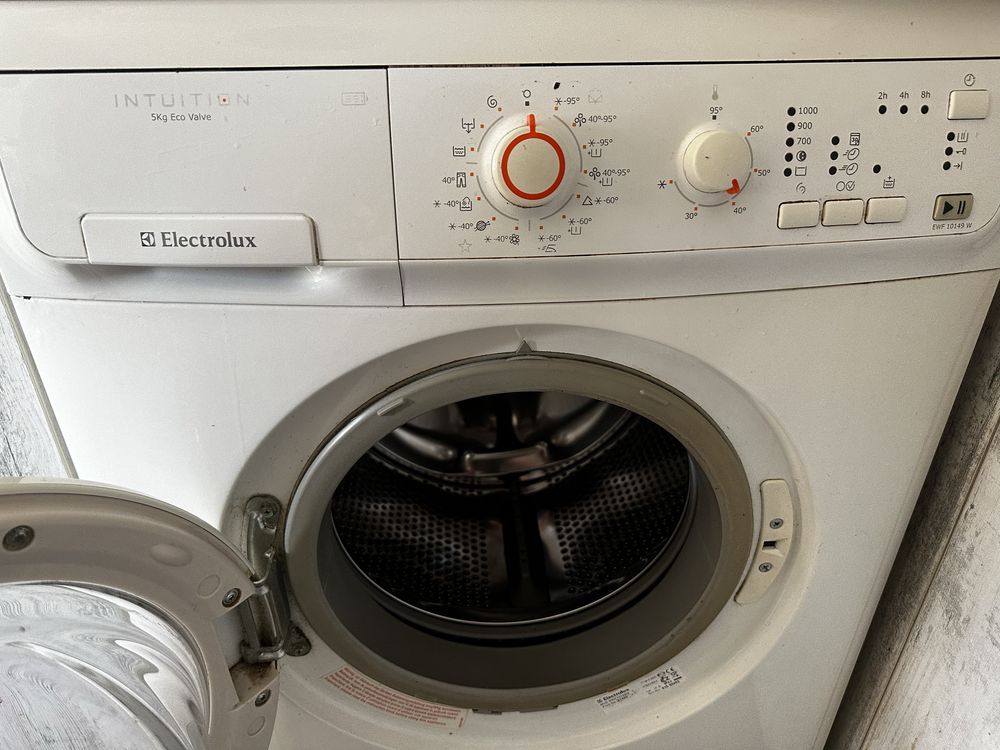 Пералня electrolux + безплатен хладилник подарък crown