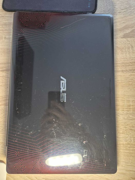 Laptop ASUS X550 RED