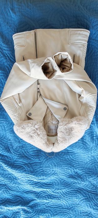 Дамско яке Guess